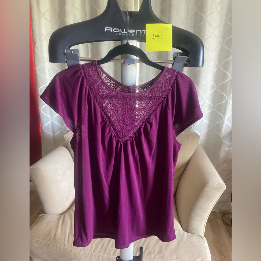 White House Black Market Lace Mesh Net Feminine
Delicate Top